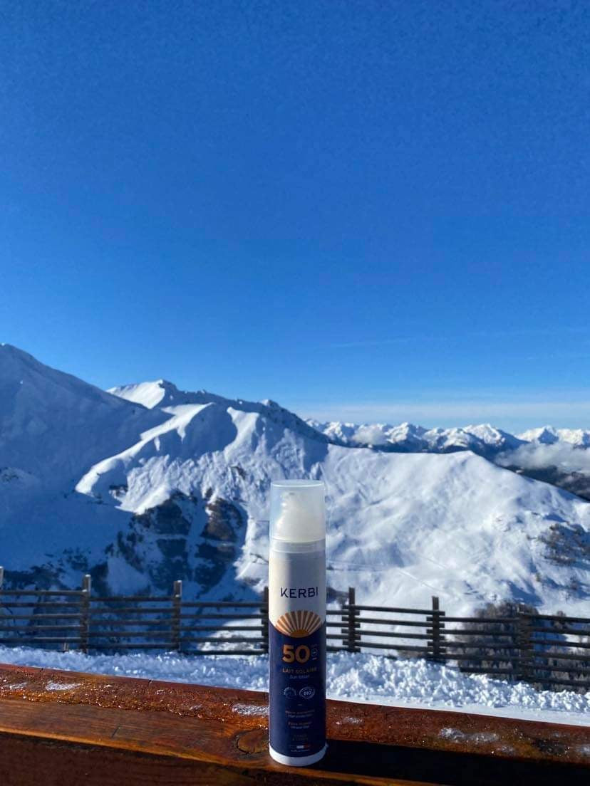 Comment protéger sa peau du soleil en montagne avec les soins Kerbi ?