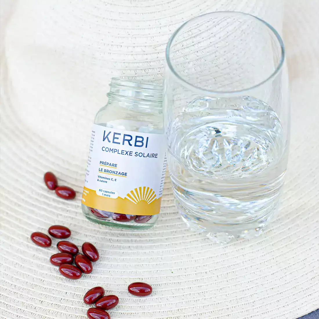 Complément alimentaire Kerbi - Prépare la peau à l'exposition solaire et prolonge le bronzage naturellement