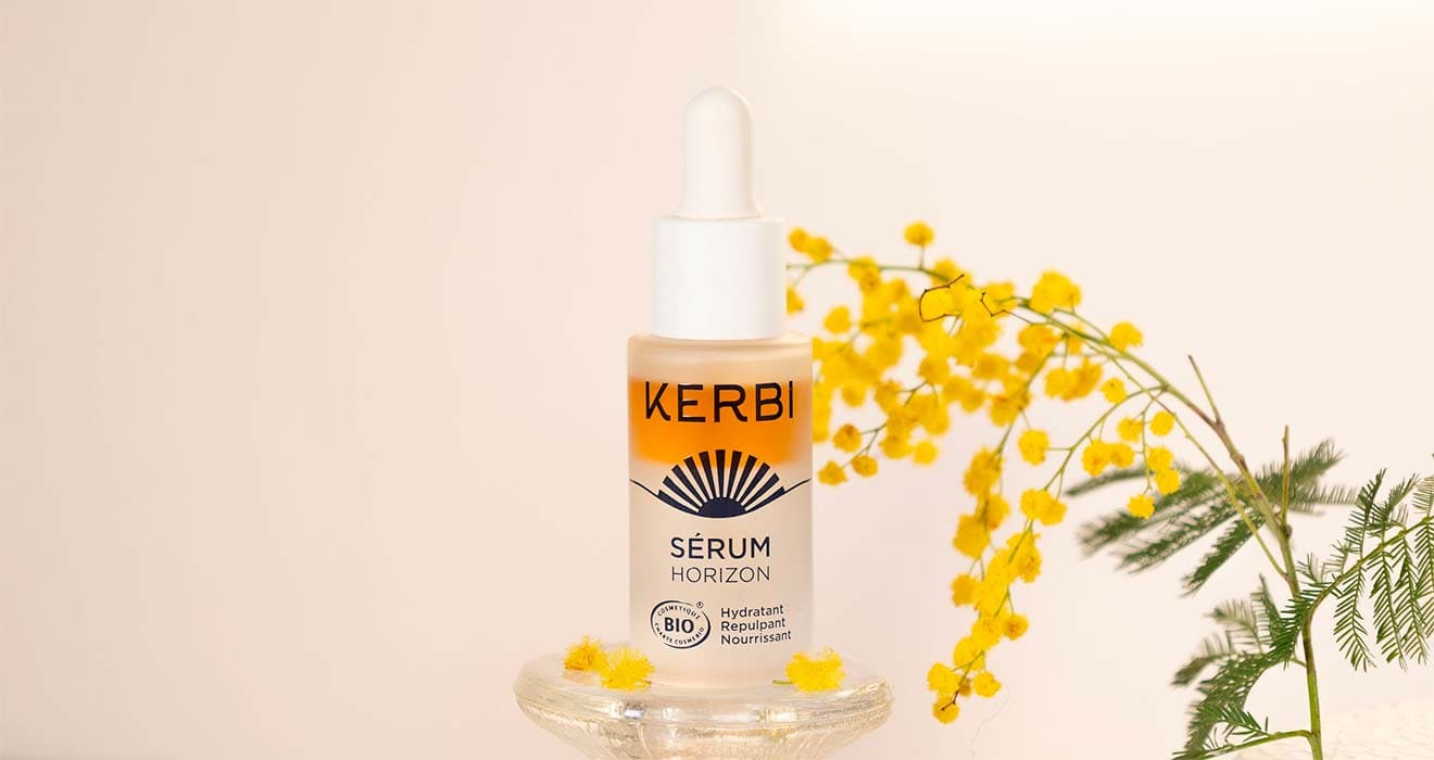 Sérum visage hydratant à l'acide hyaluronique de la marque kerbi